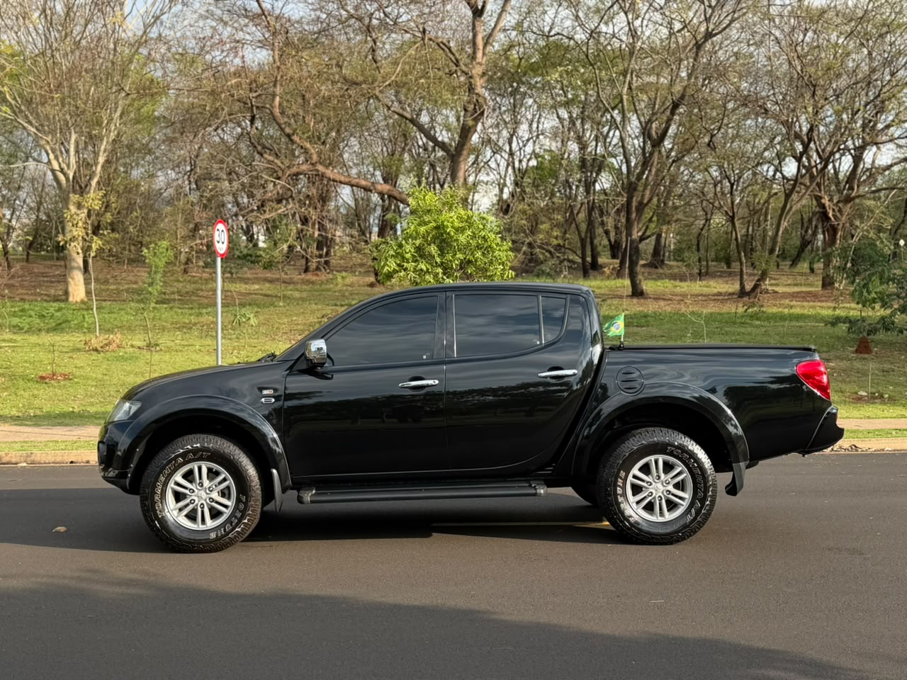 MITSUBISHI L200 TRITON
