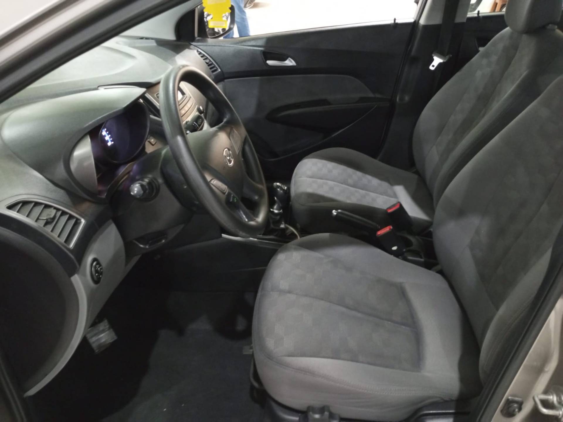 HYUNDAI HB20S