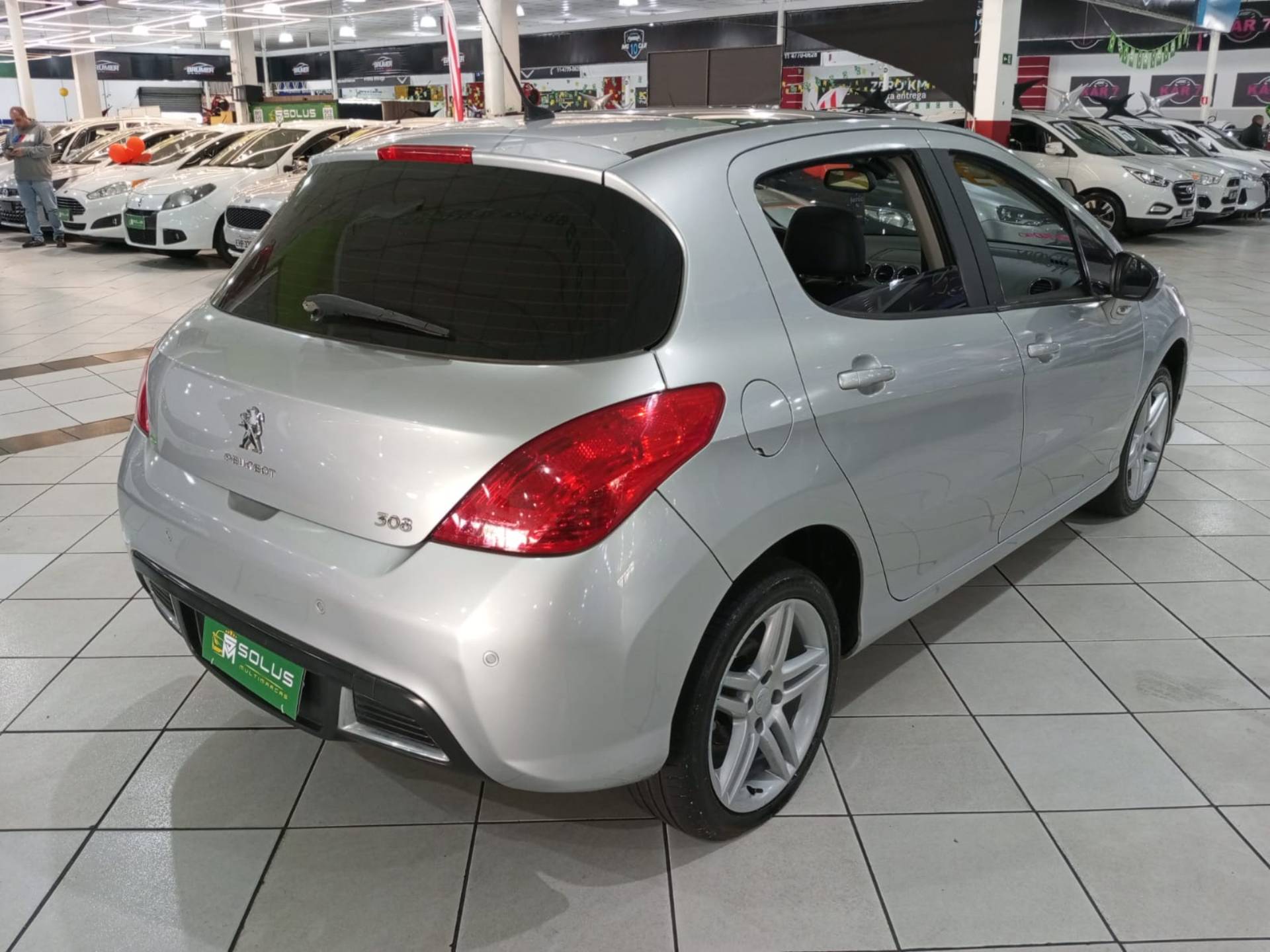 PEUGEOT 308