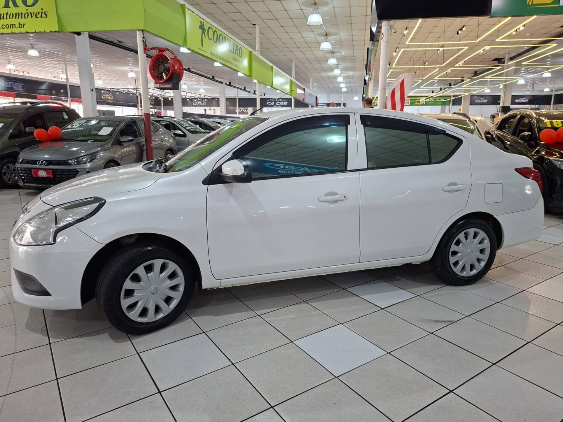 NISSAN VERSA
