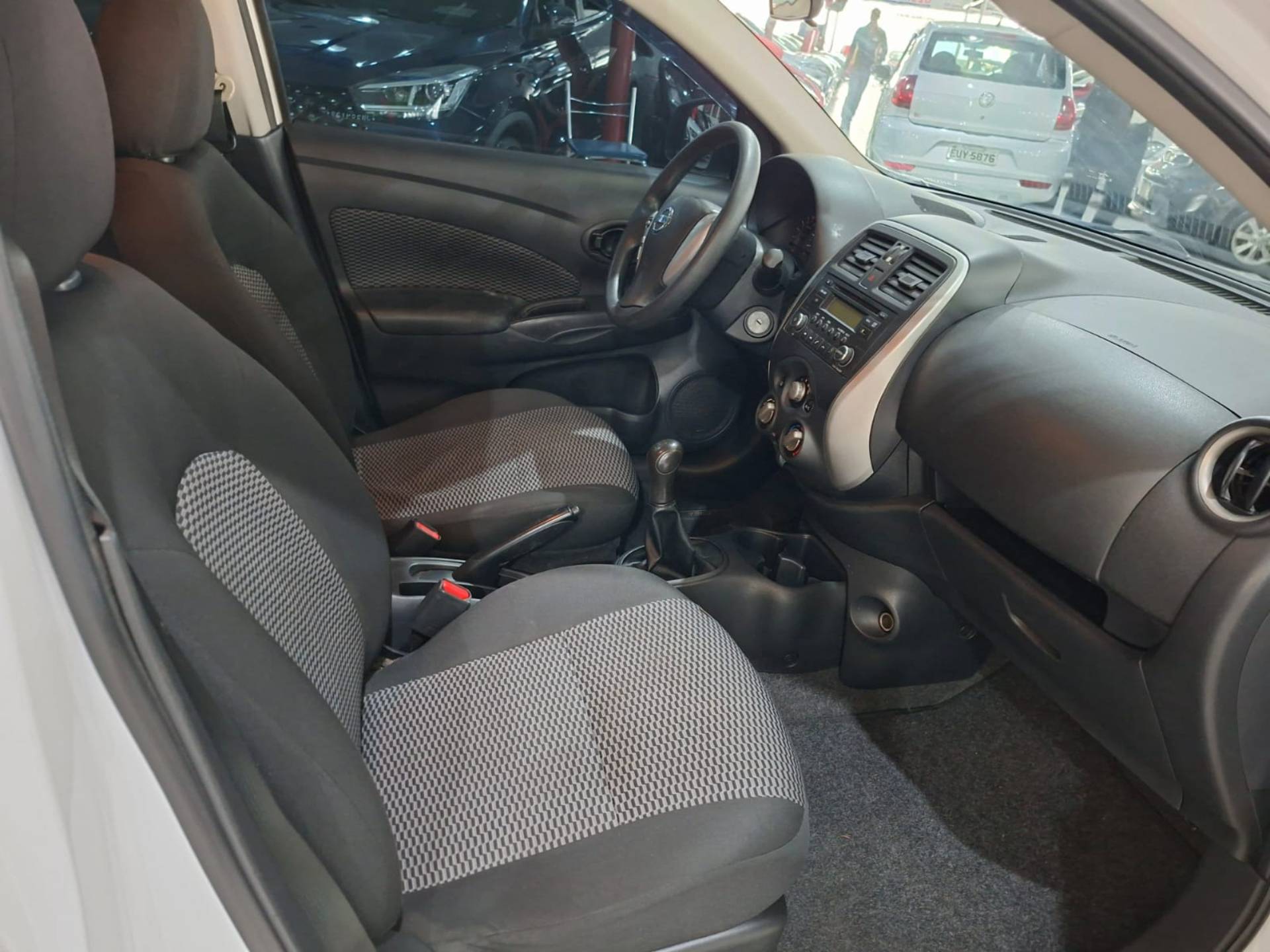 NISSAN VERSA