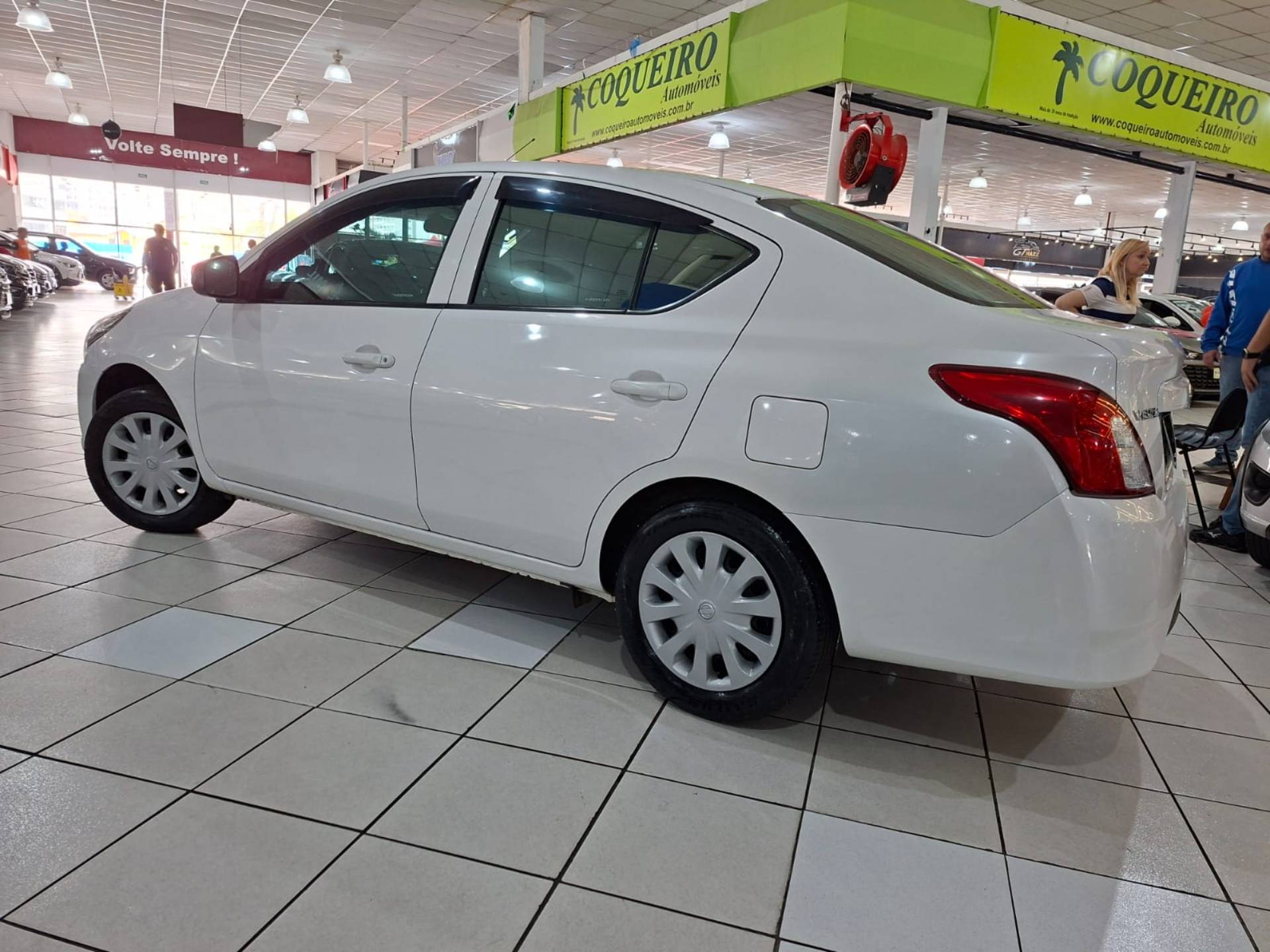 NISSAN VERSA