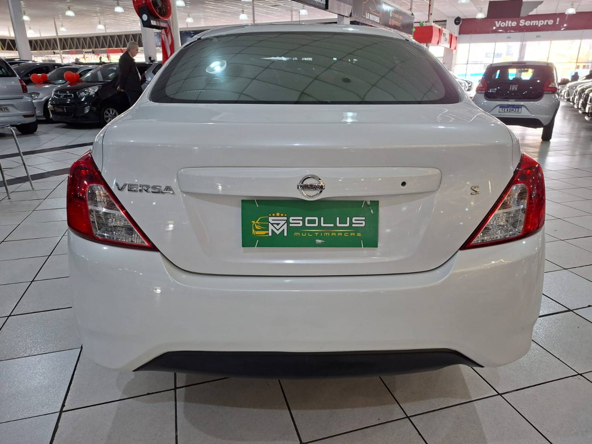 NISSAN VERSA