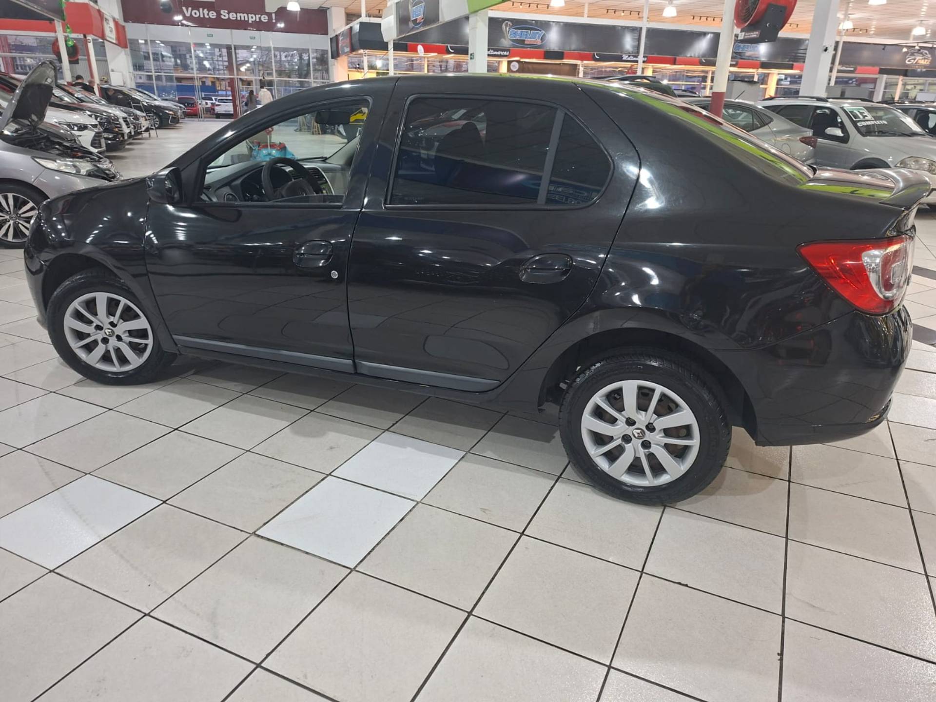 RENAULT LOGAN