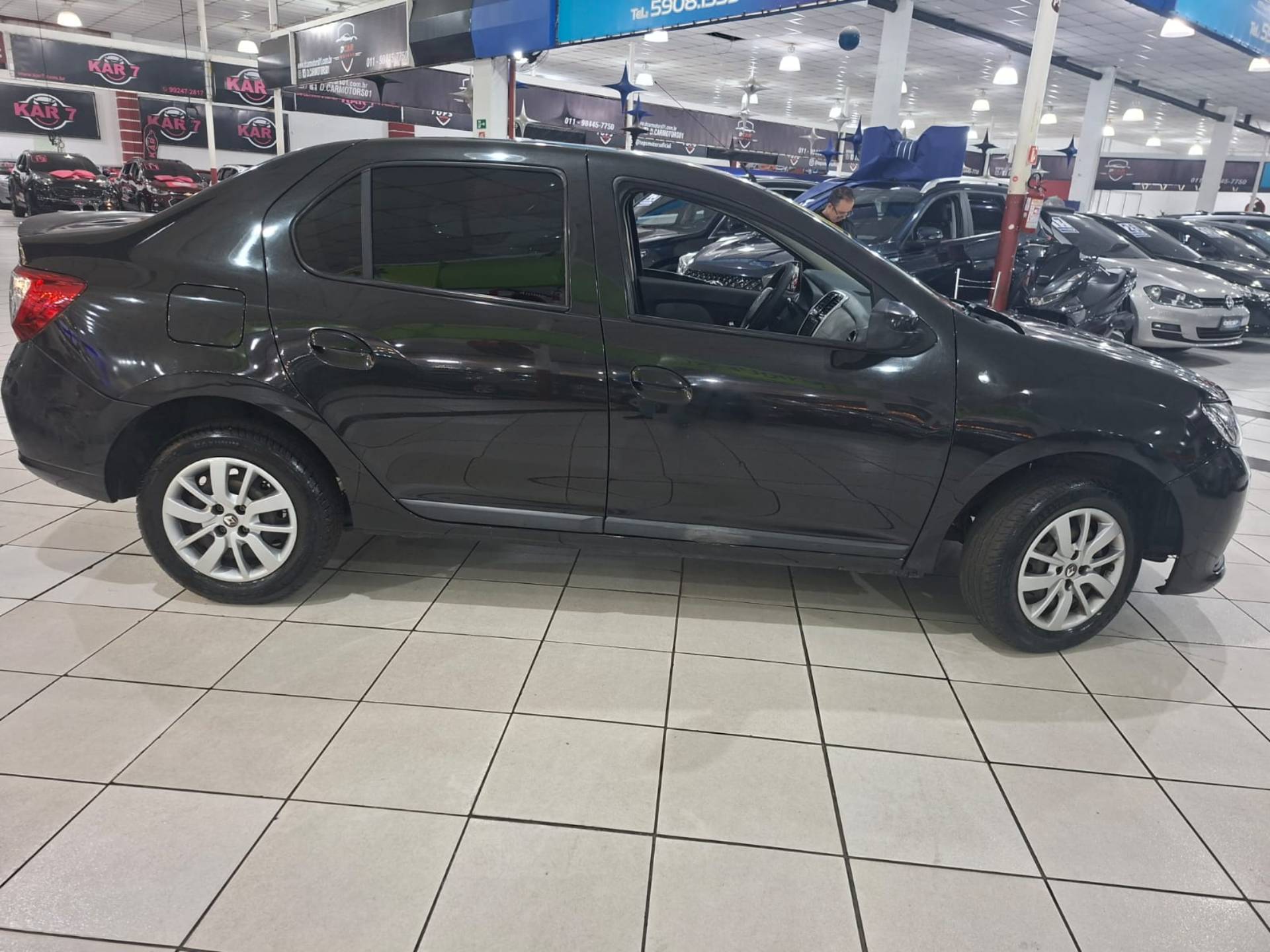 RENAULT LOGAN