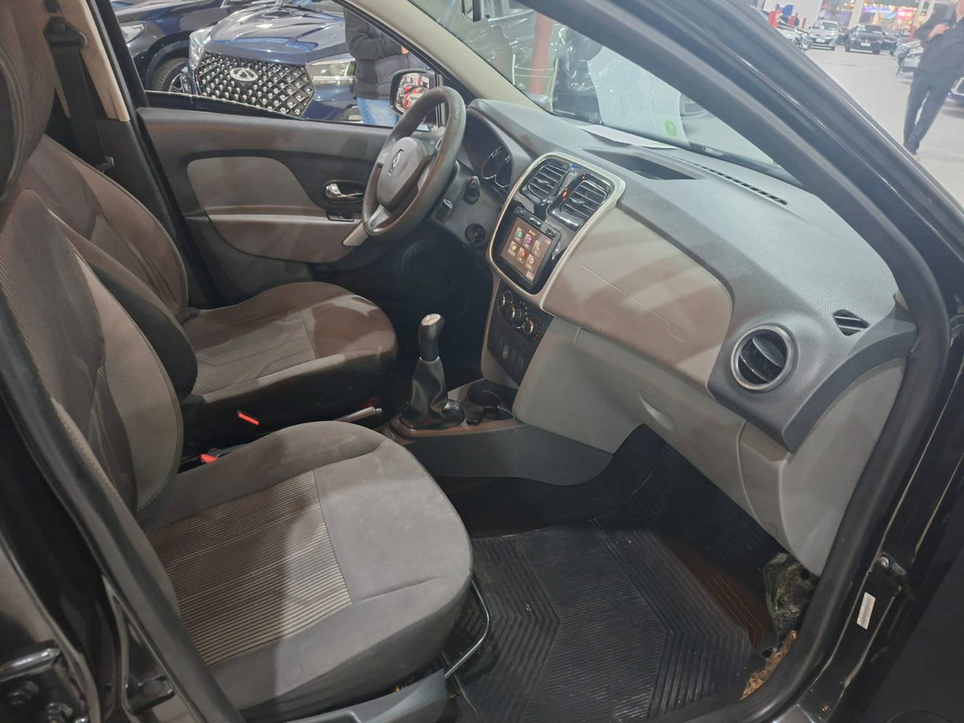 RENAULT LOGAN