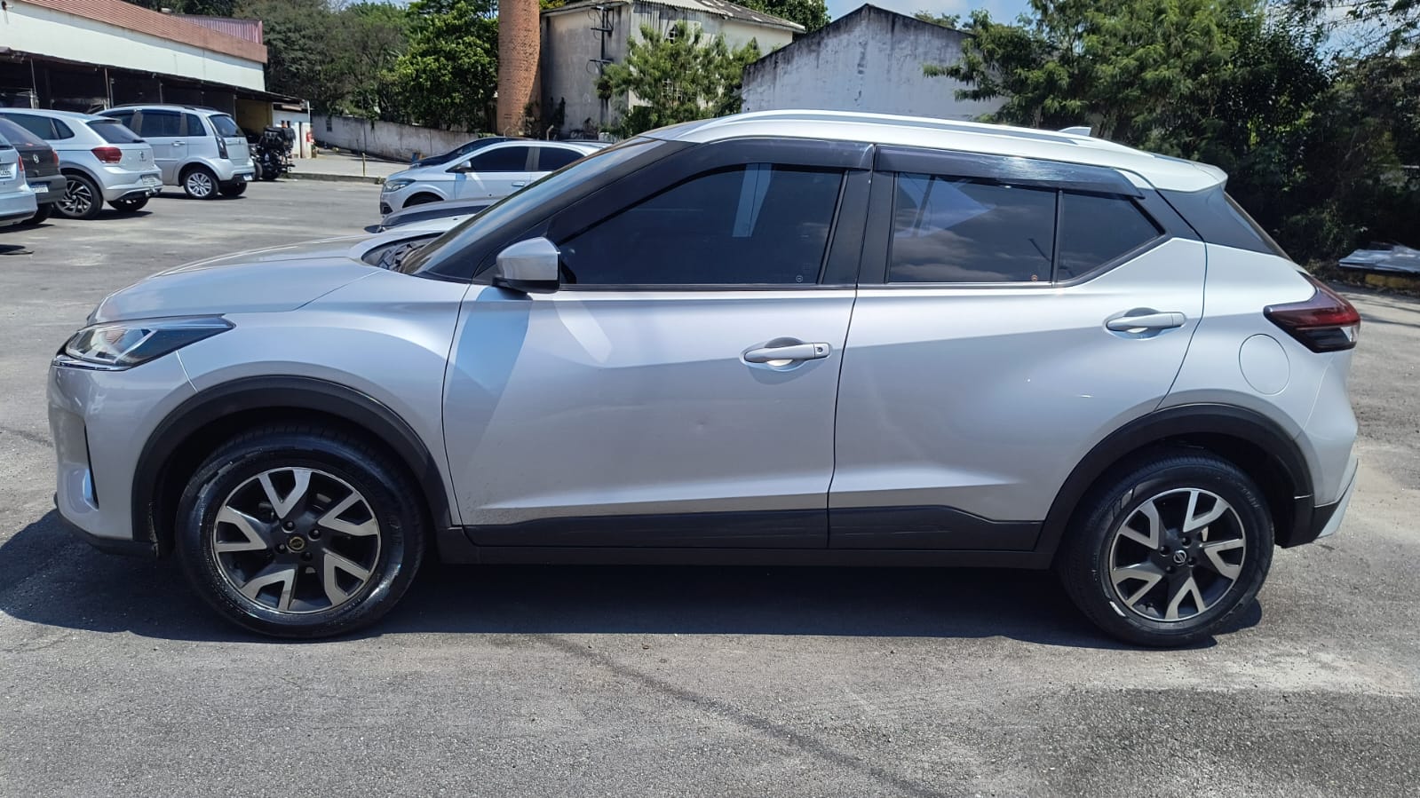 NISSAN KICKS