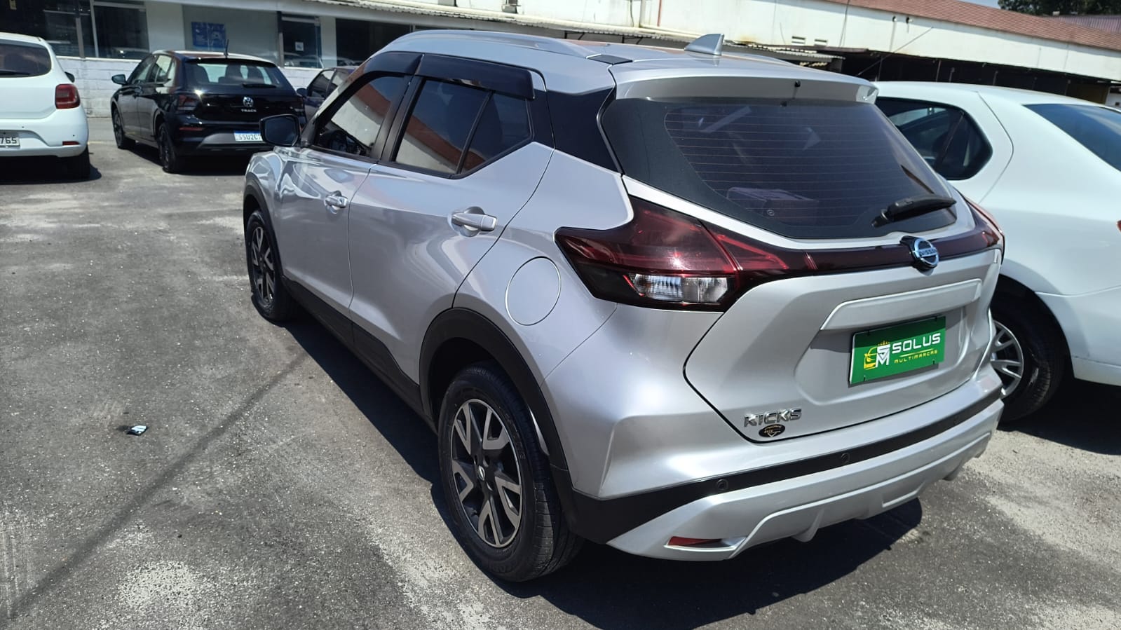 NISSAN KICKS