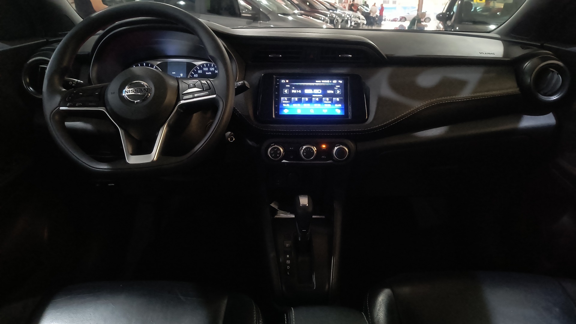 NISSAN KICKS