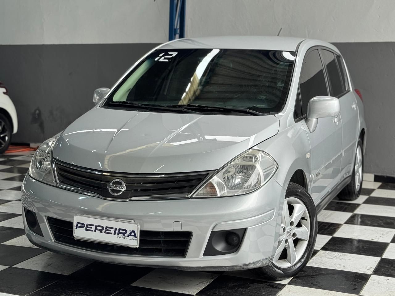 NISSAN TIIDA