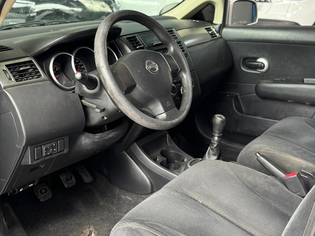NISSAN TIIDA