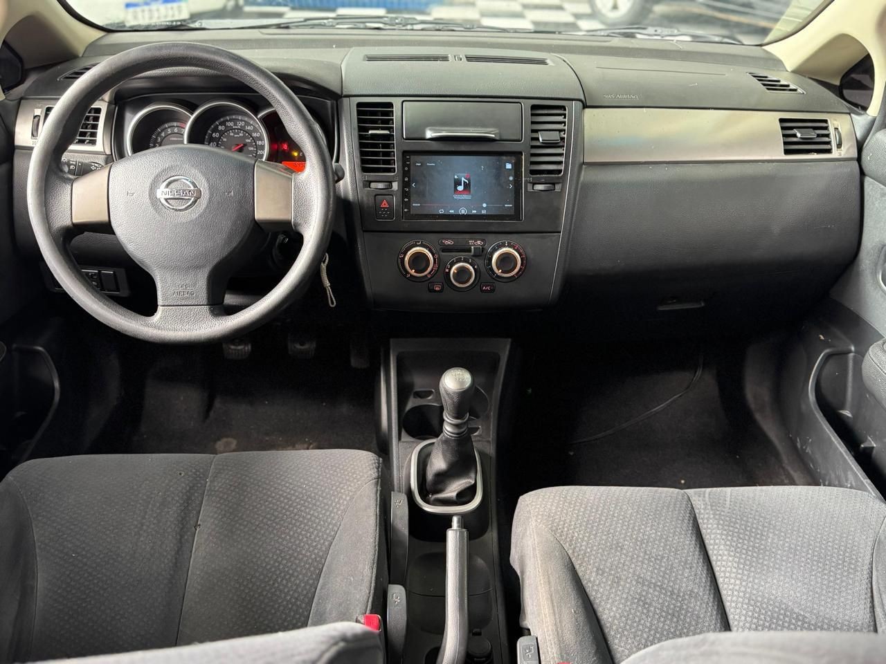 NISSAN TIIDA