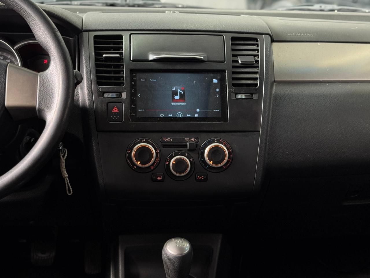 NISSAN TIIDA