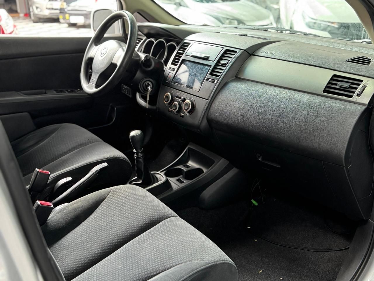 NISSAN TIIDA