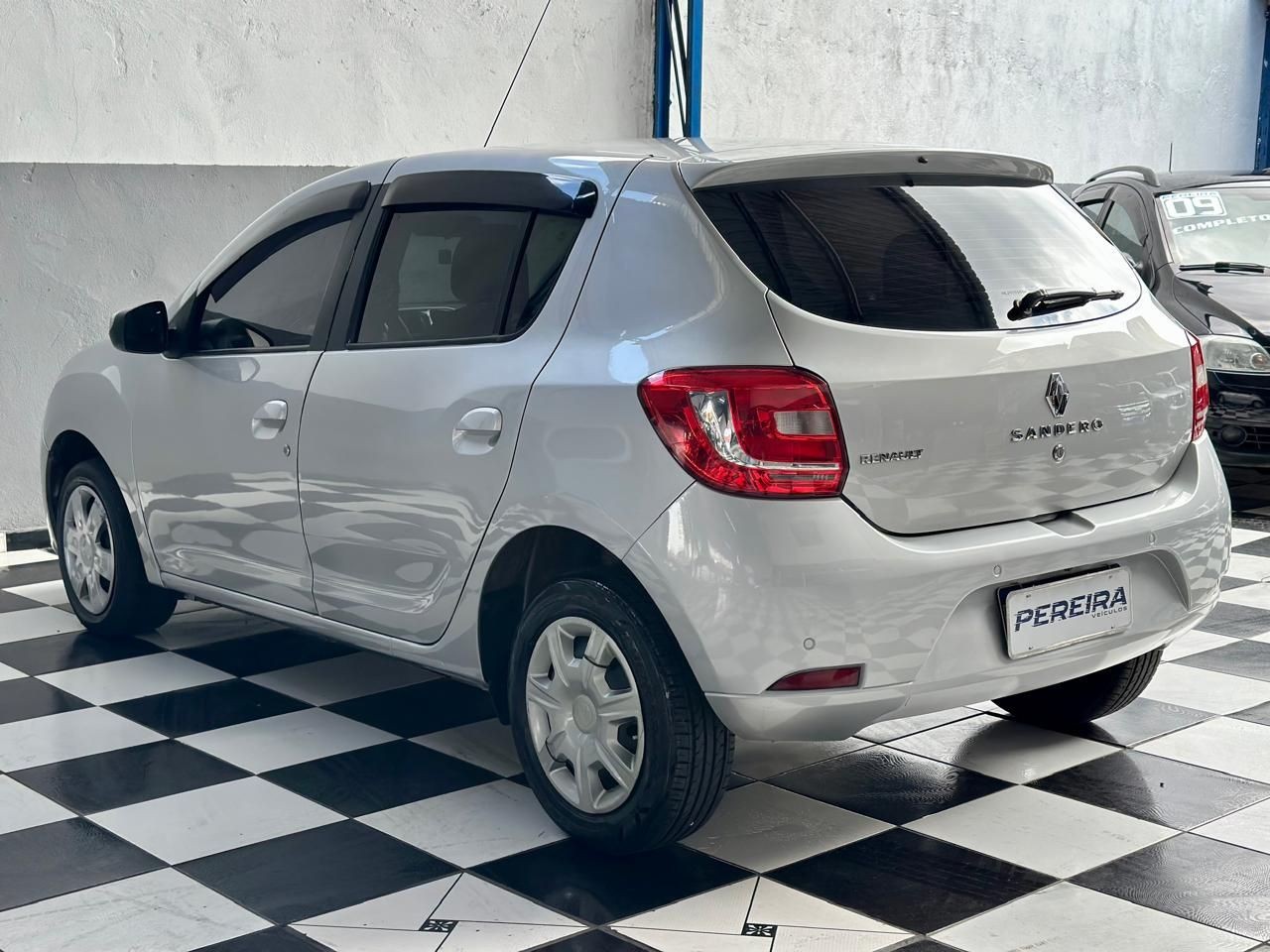 RENAULT SANDERO