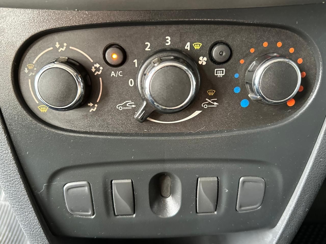 RENAULT SANDERO
