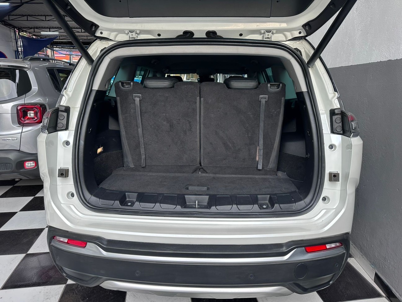 JEEP COMMANDER