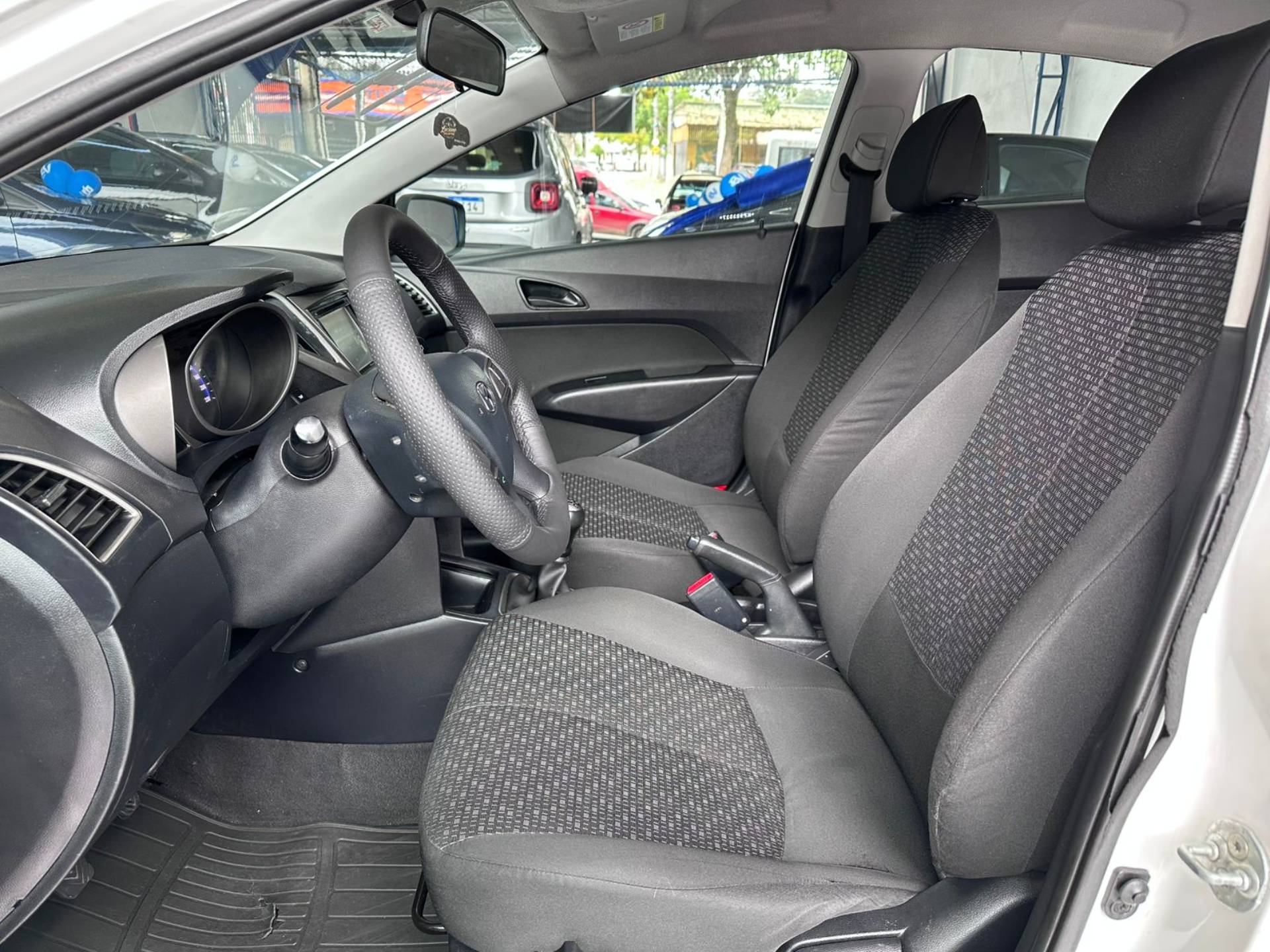 HYUNDAI HB20