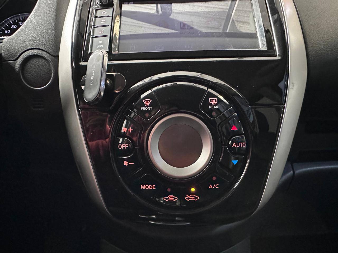 NISSAN VERSA