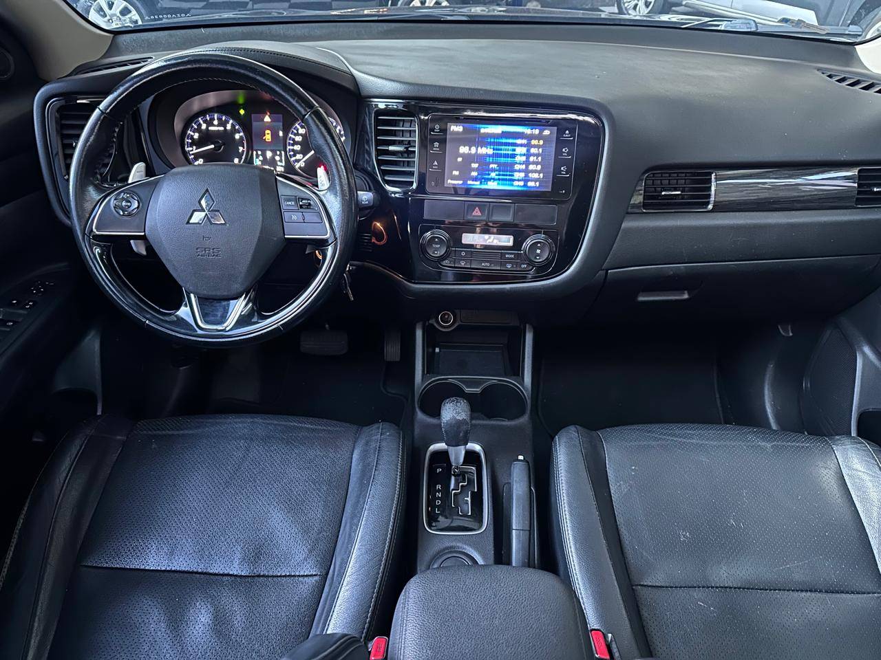 MITSUBISHI OUTLANDER
