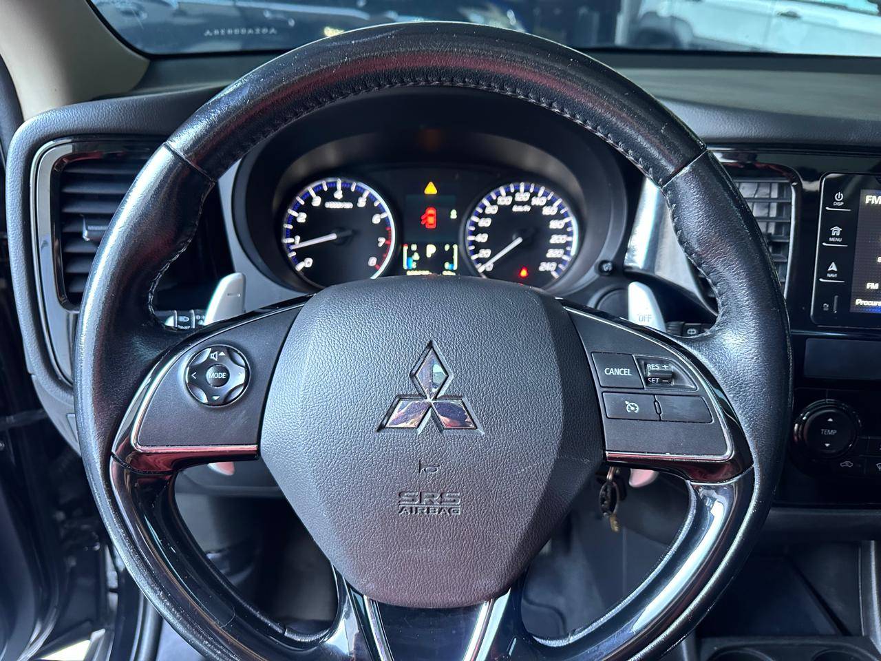 MITSUBISHI OUTLANDER