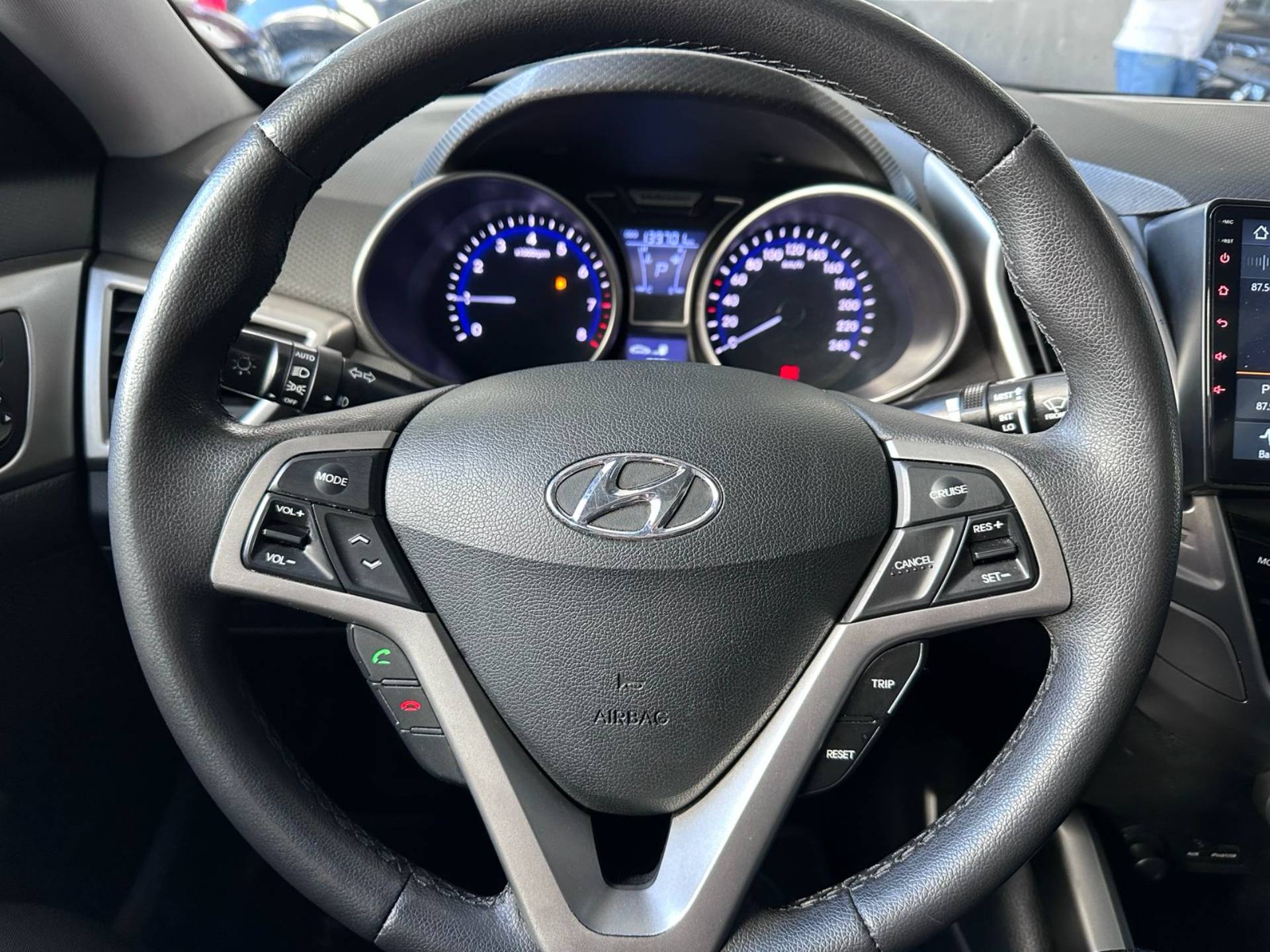 HYUNDAI VELOSTER