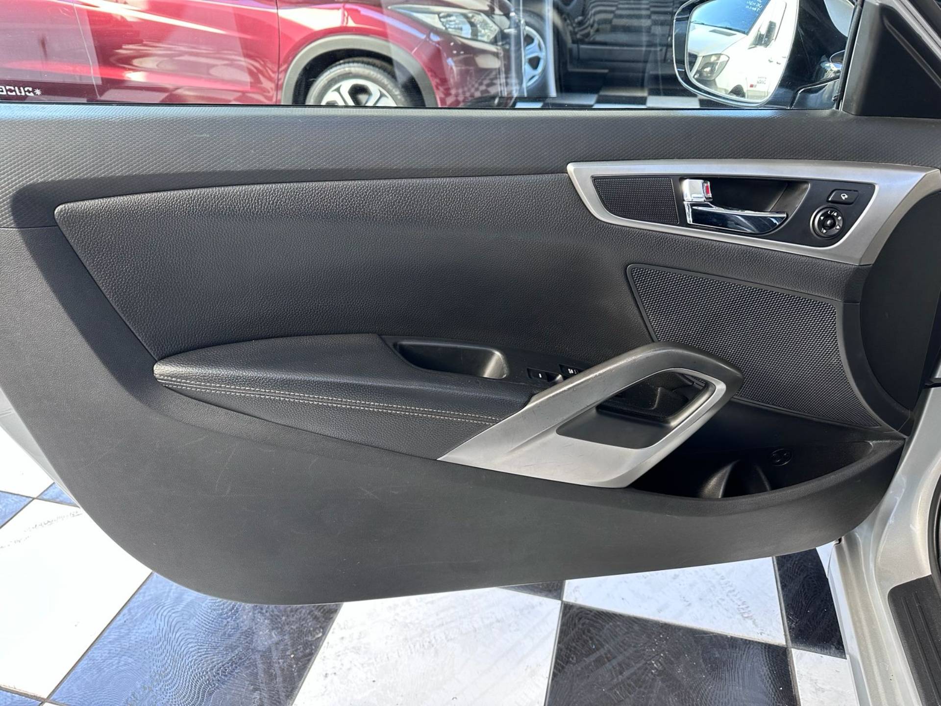 HYUNDAI VELOSTER