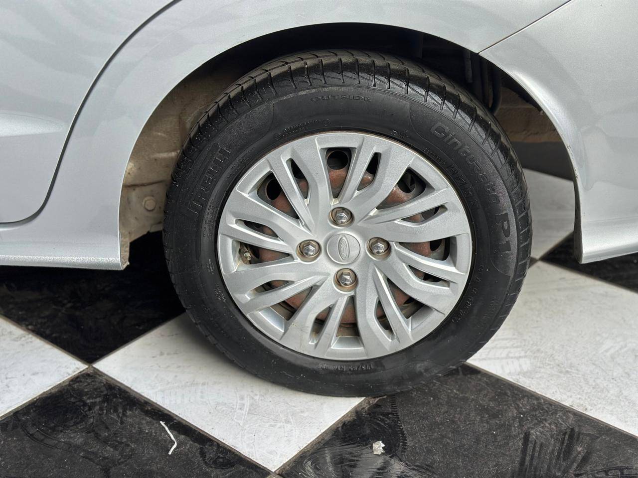 FORD KA