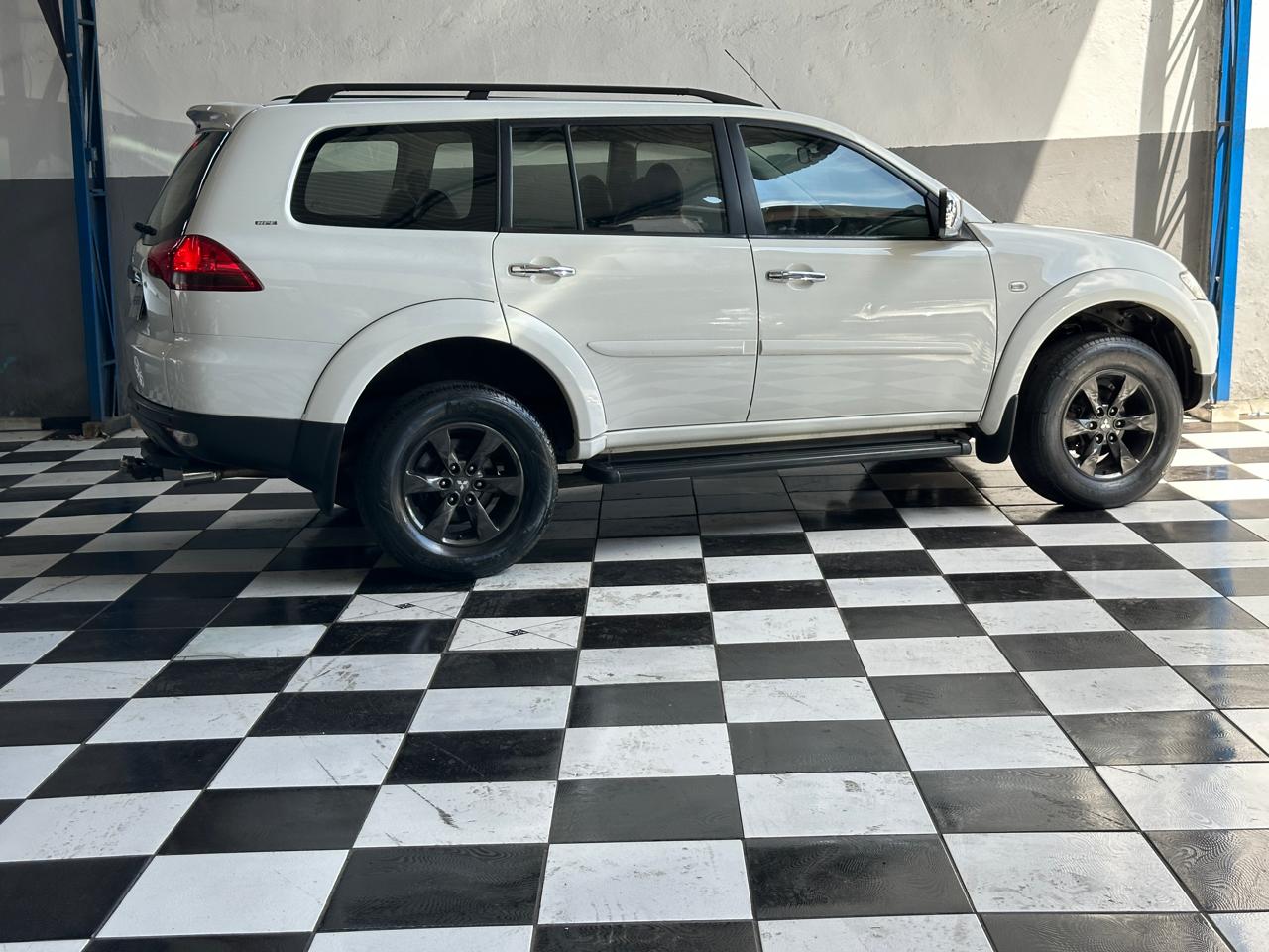MITSUBISHI PAJERO DAKAR