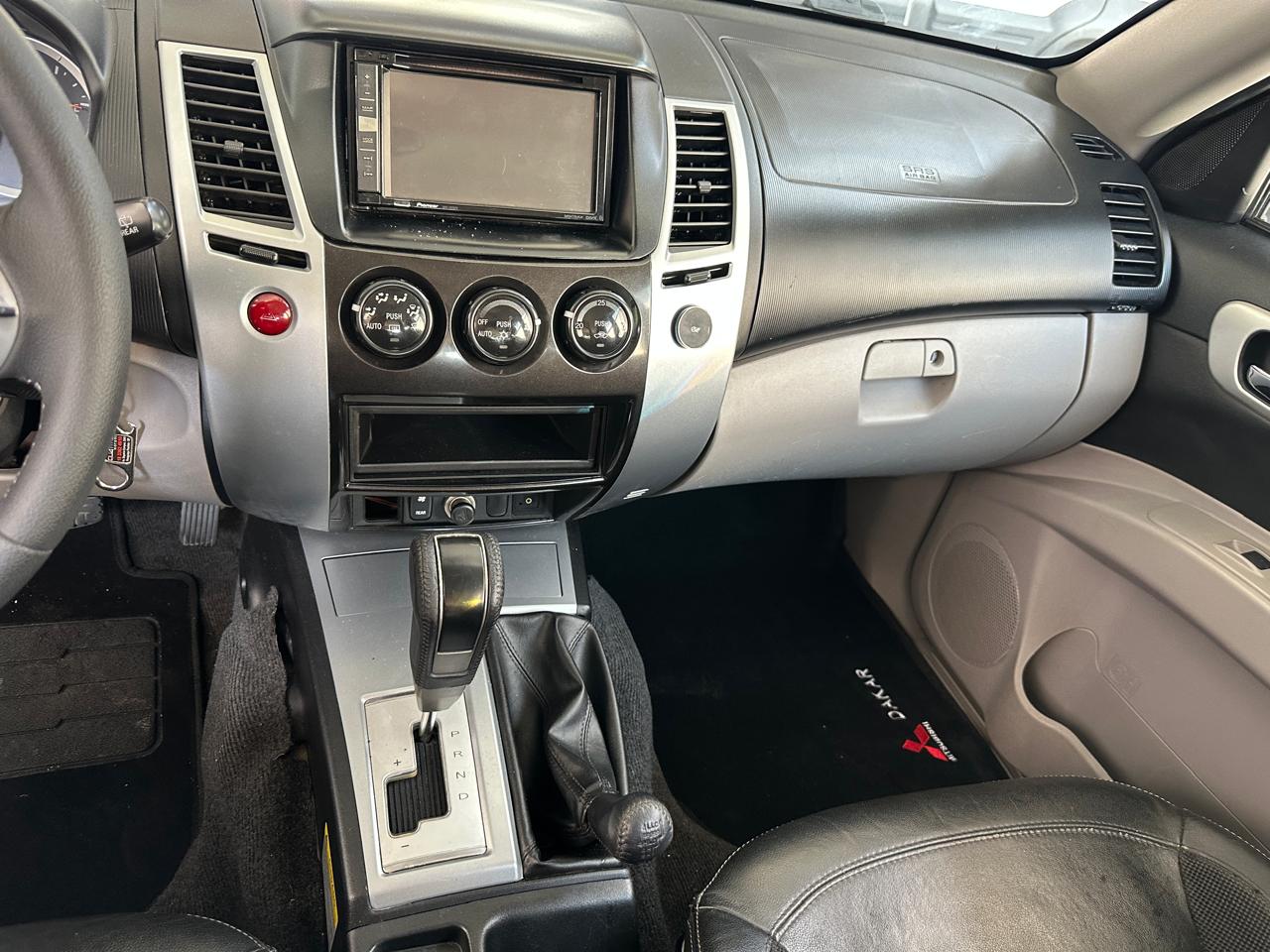 MITSUBISHI PAJERO DAKAR