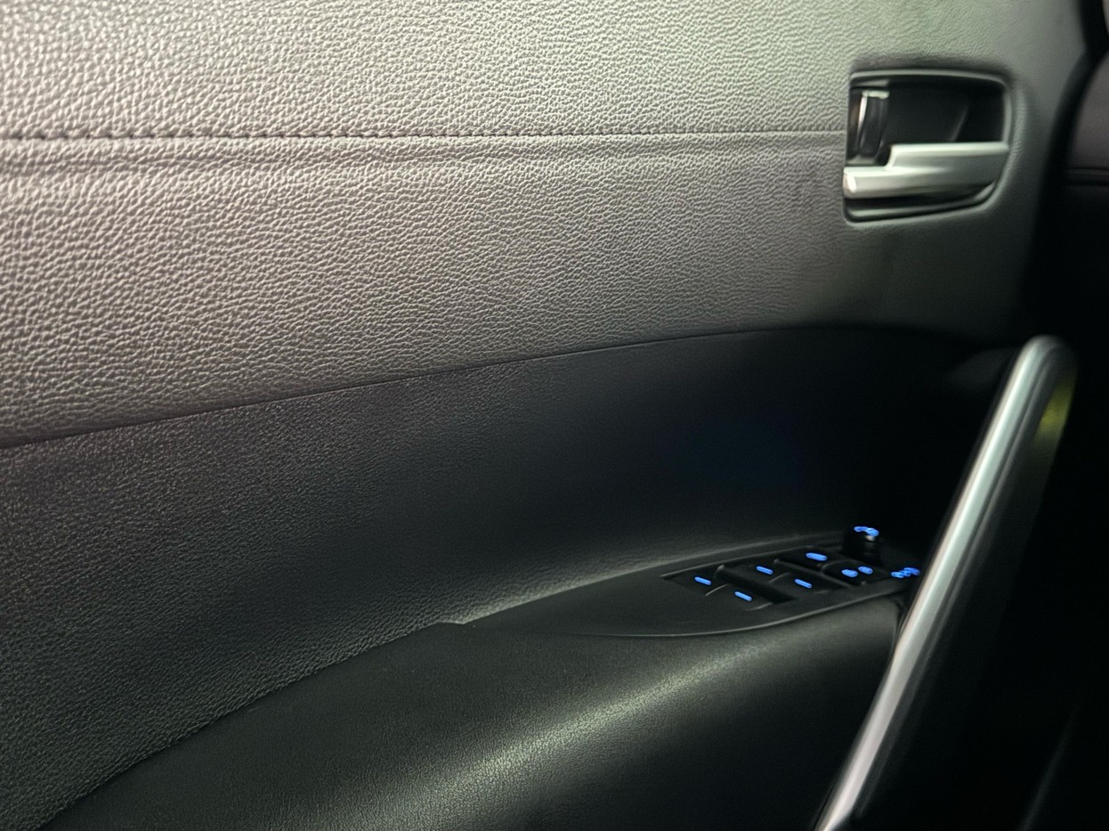 Car Image 10
