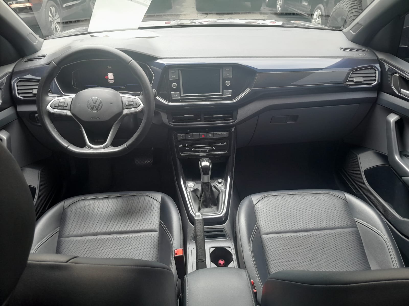 VOLKSWAGEN T-CROSS