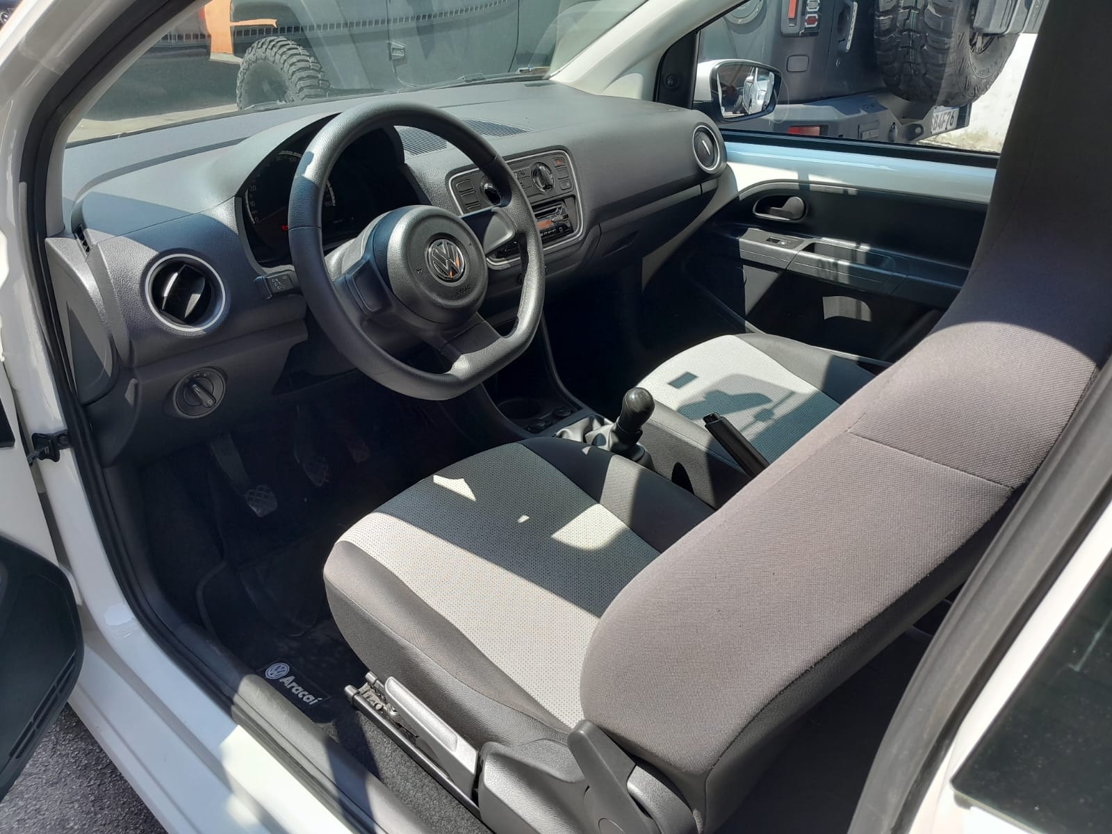 VOLKSWAGEN UP