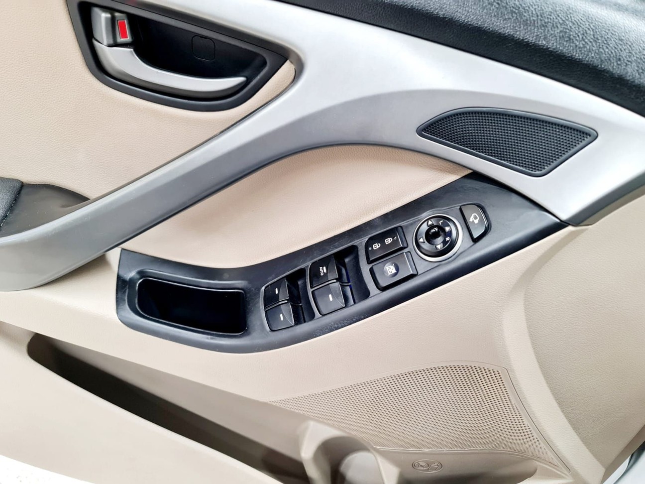 Car Image 17