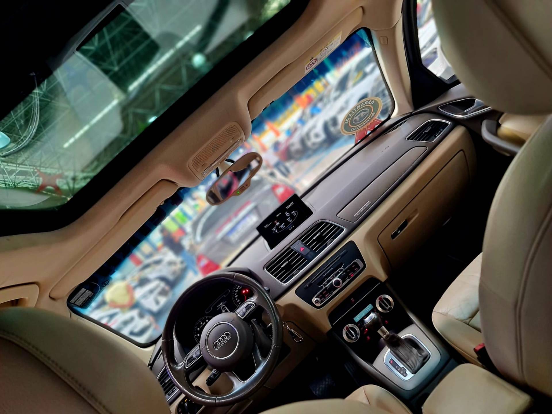 AUDI Q3