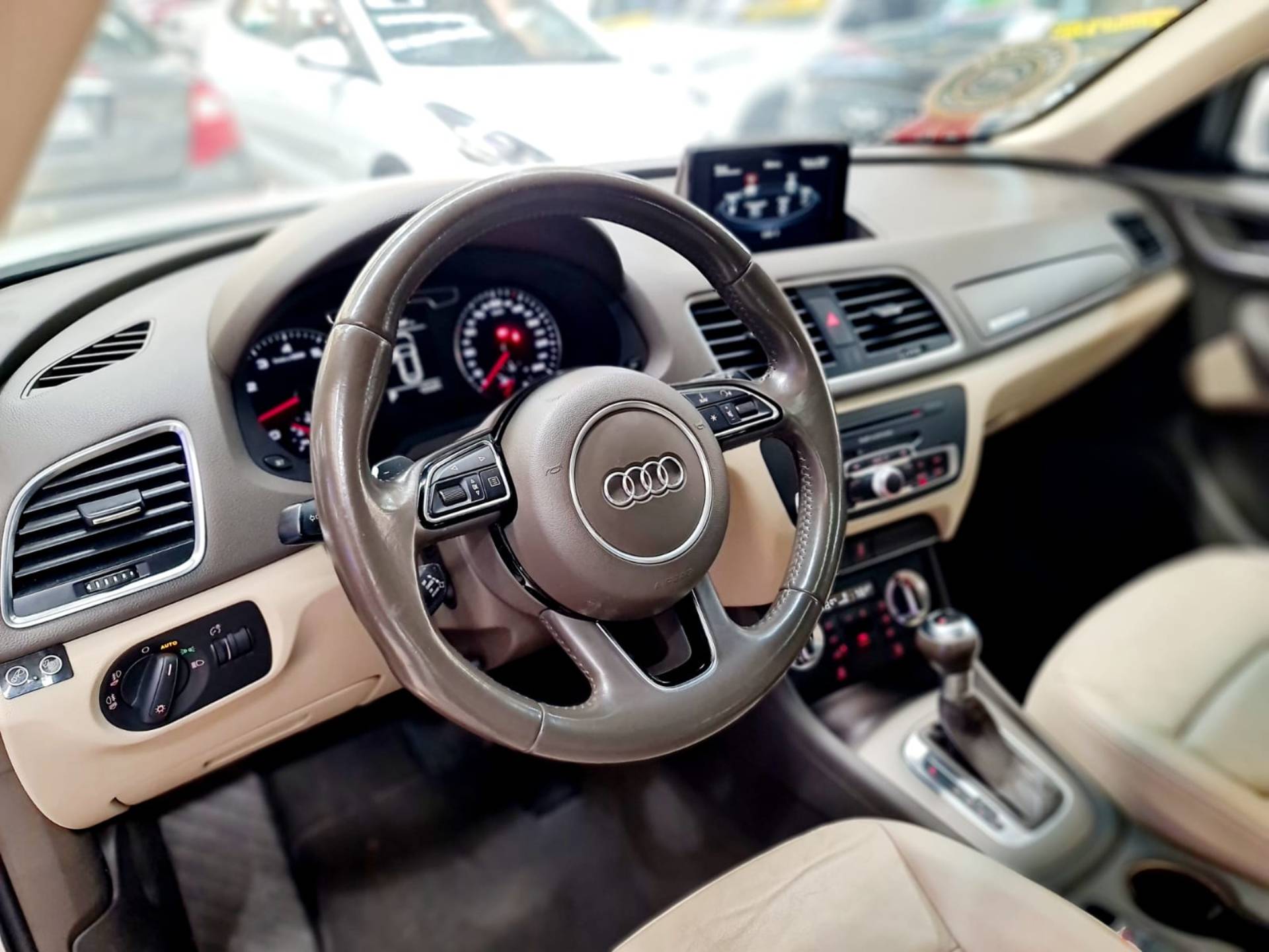 AUDI Q3