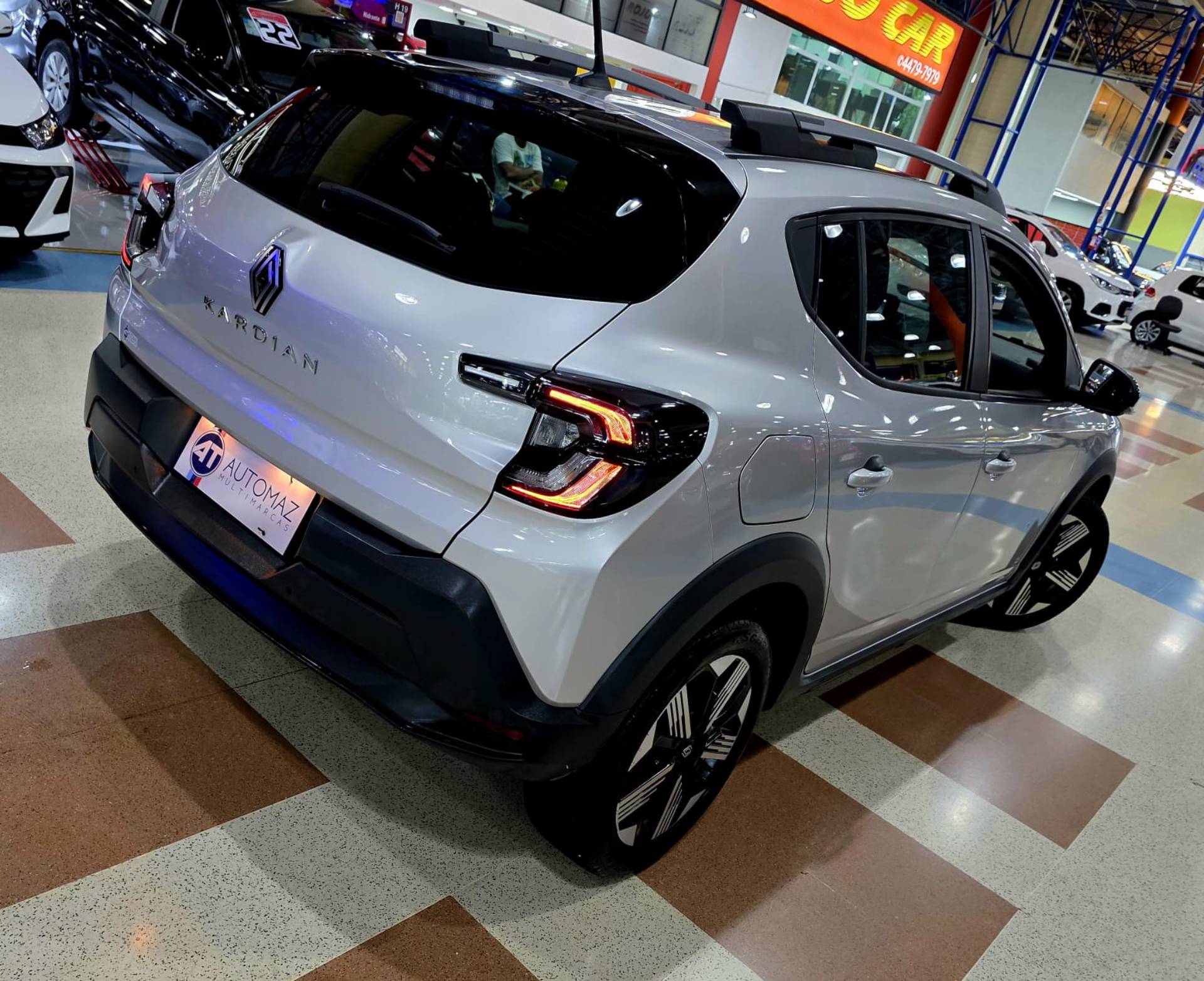 RENAULT JUVAQUATRE