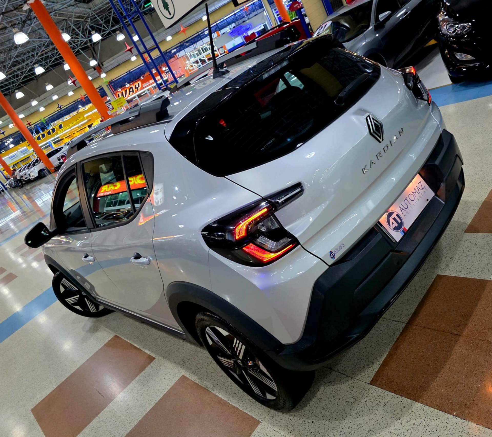 RENAULT JUVAQUATRE
