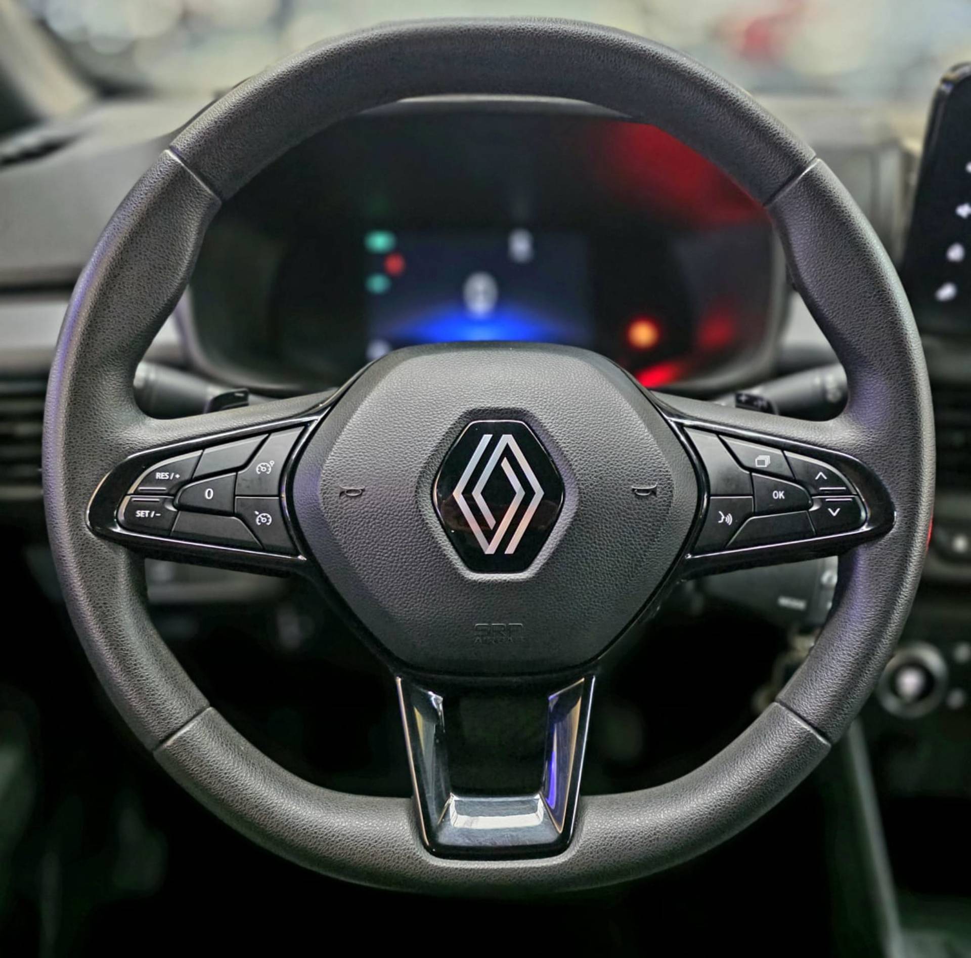 RENAULT JUVAQUATRE