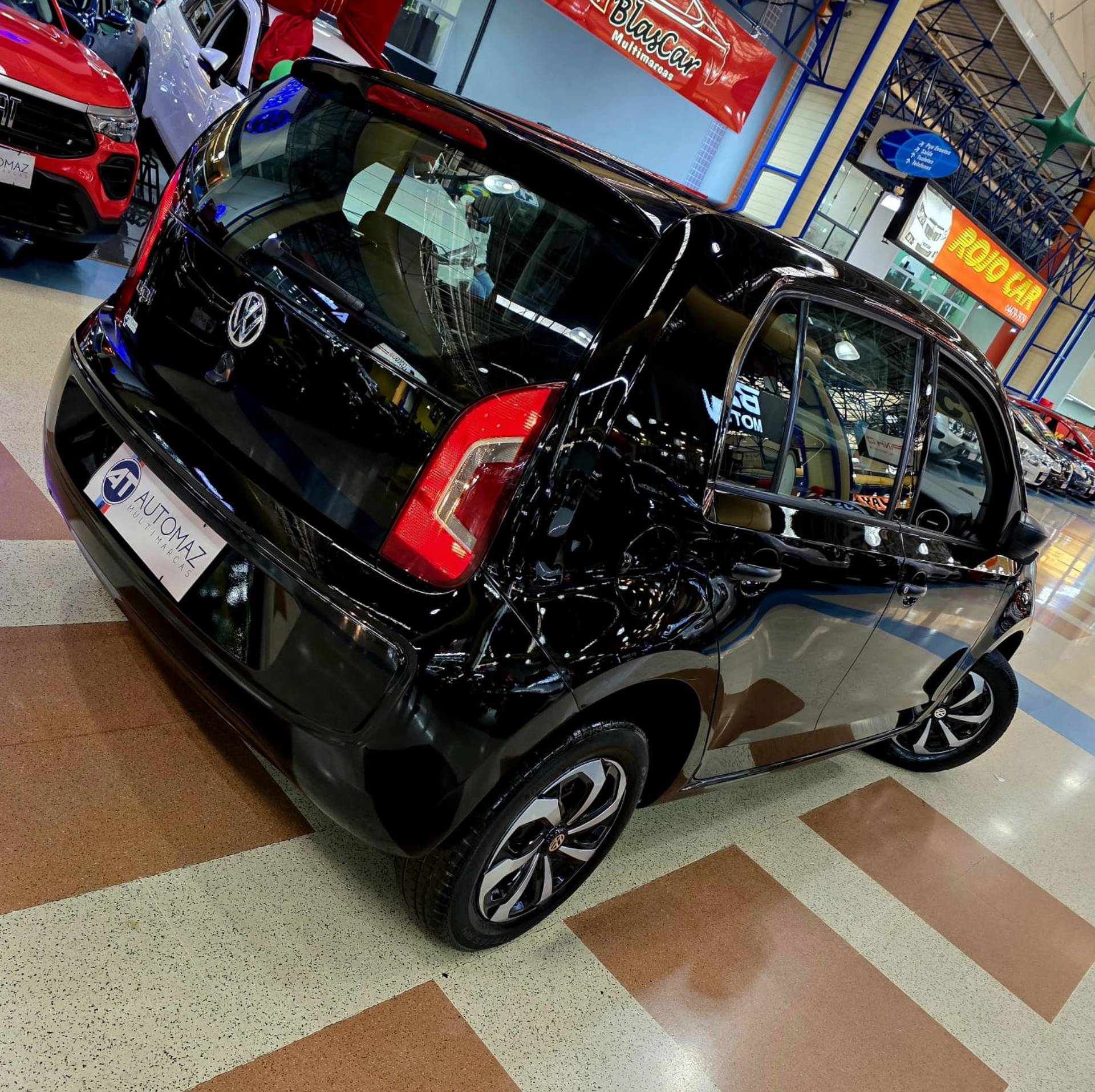 VOLKSWAGEN UP