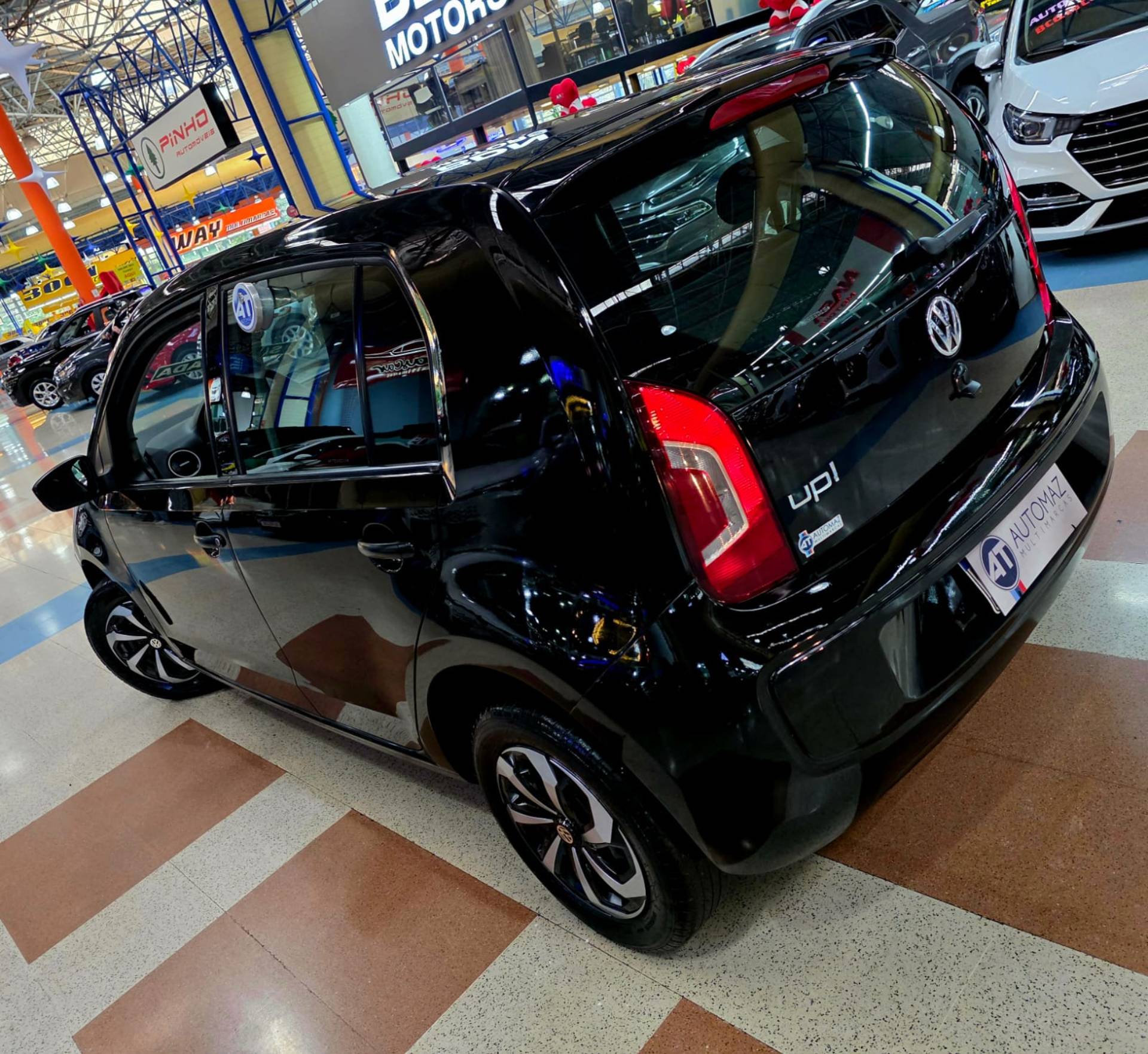 VOLKSWAGEN UP