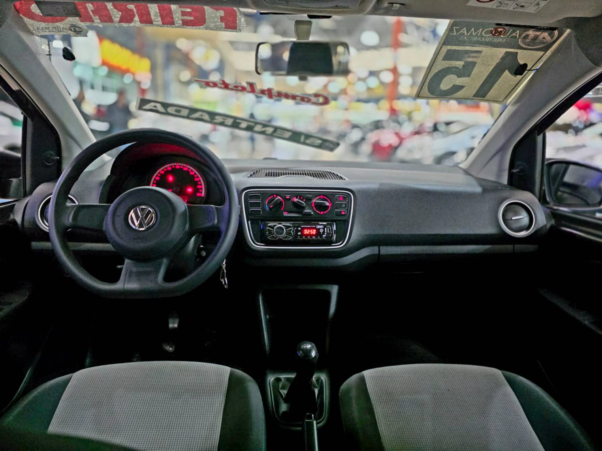 VOLKSWAGEN UP