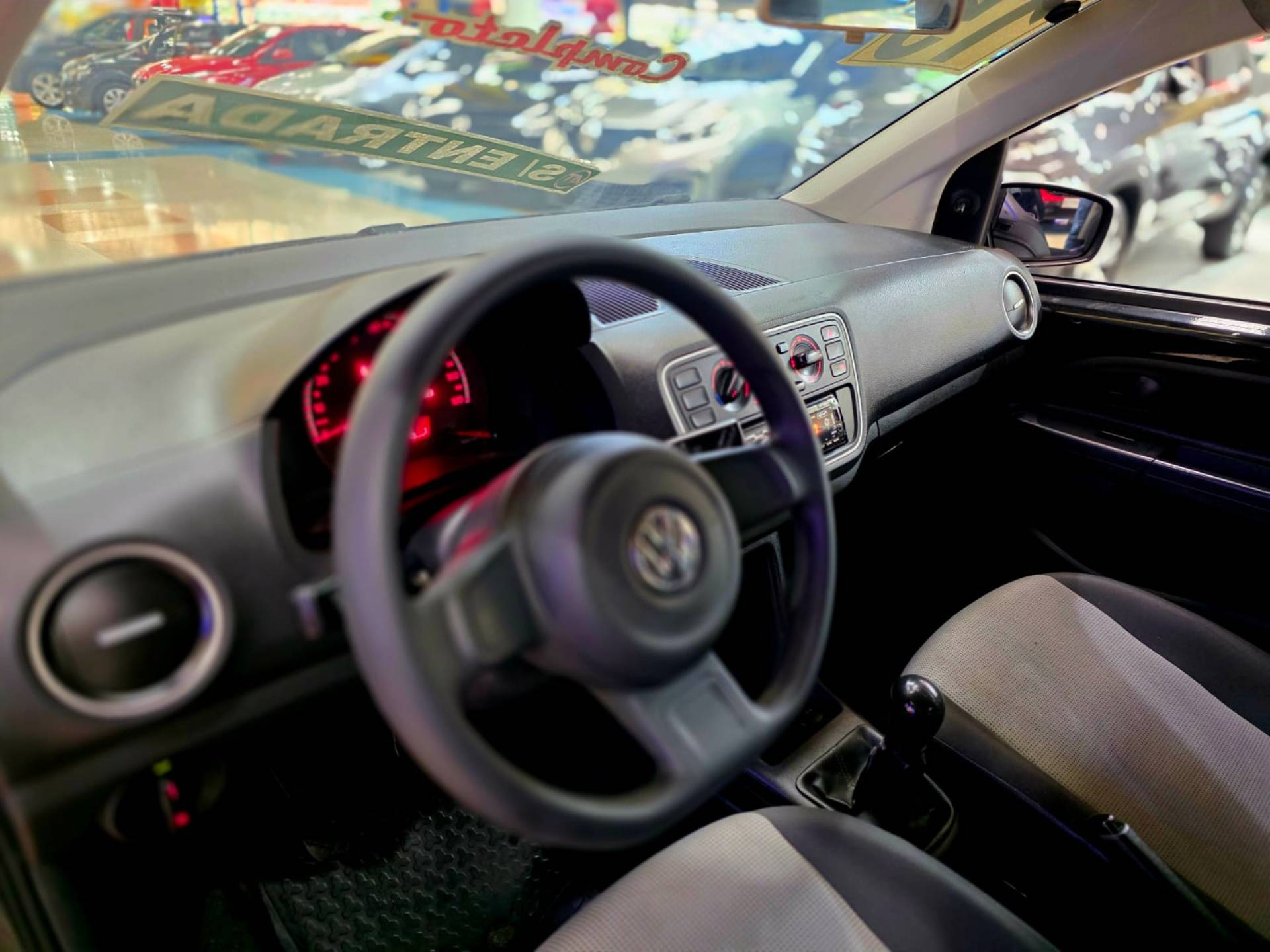 VOLKSWAGEN UP