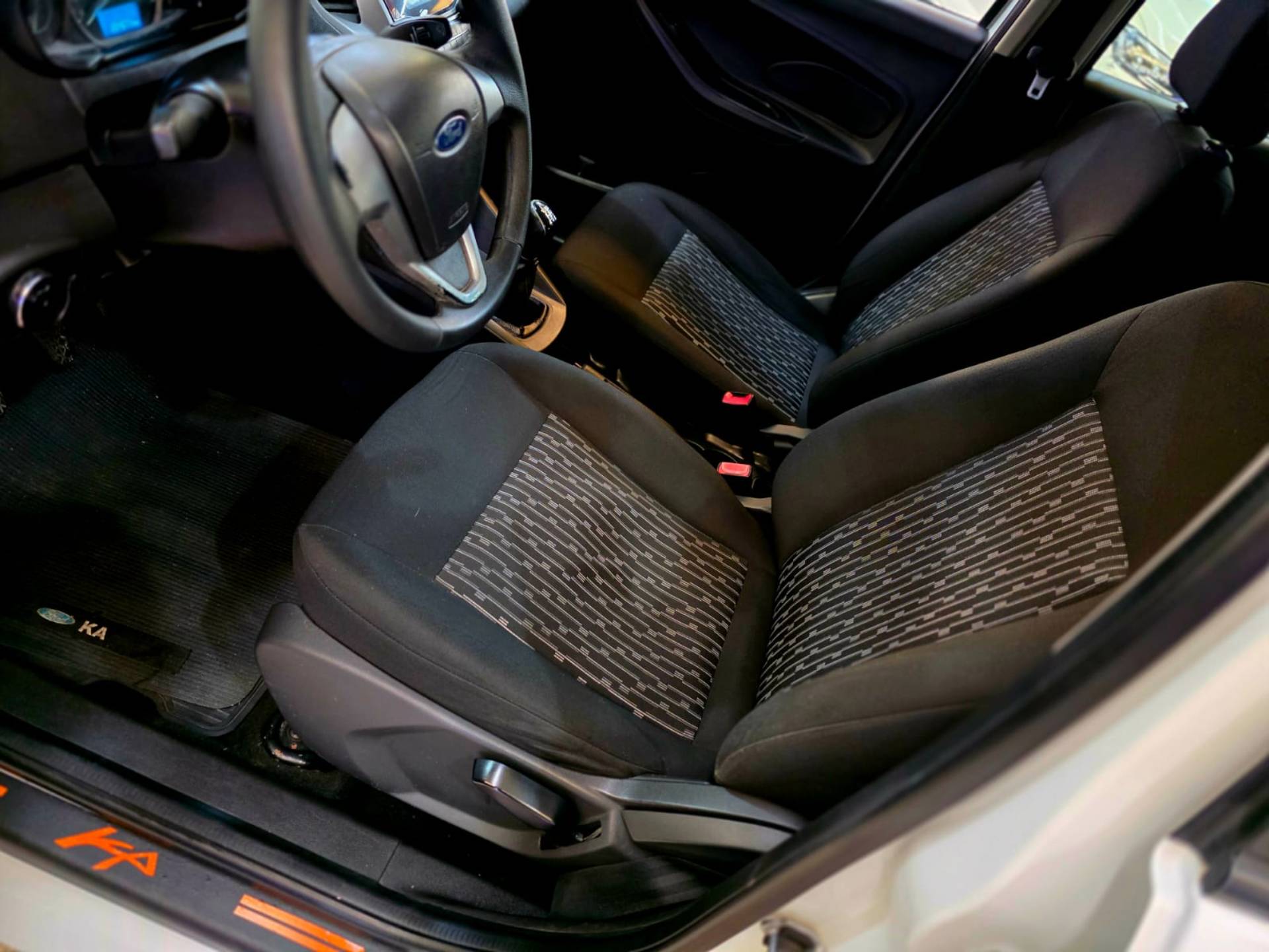 FORD KA