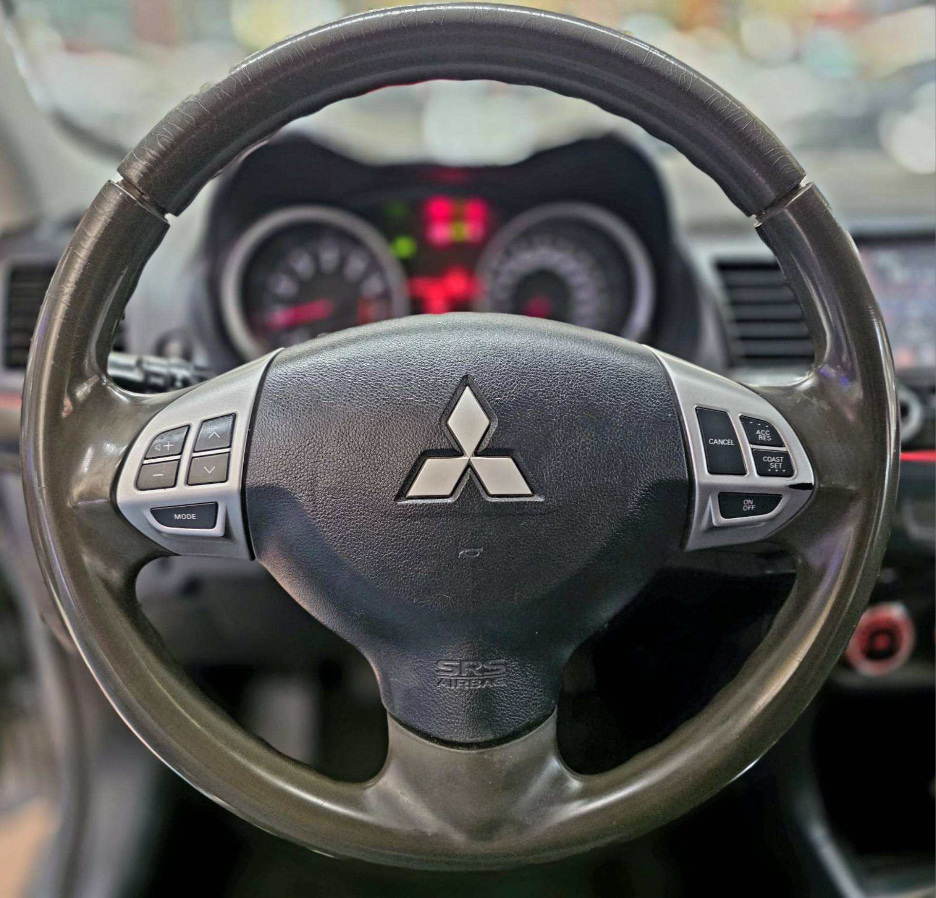 MITSUBISHI LANCER