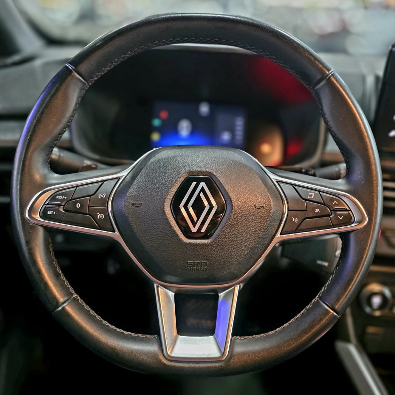 RENAULT JUVAQUATRE