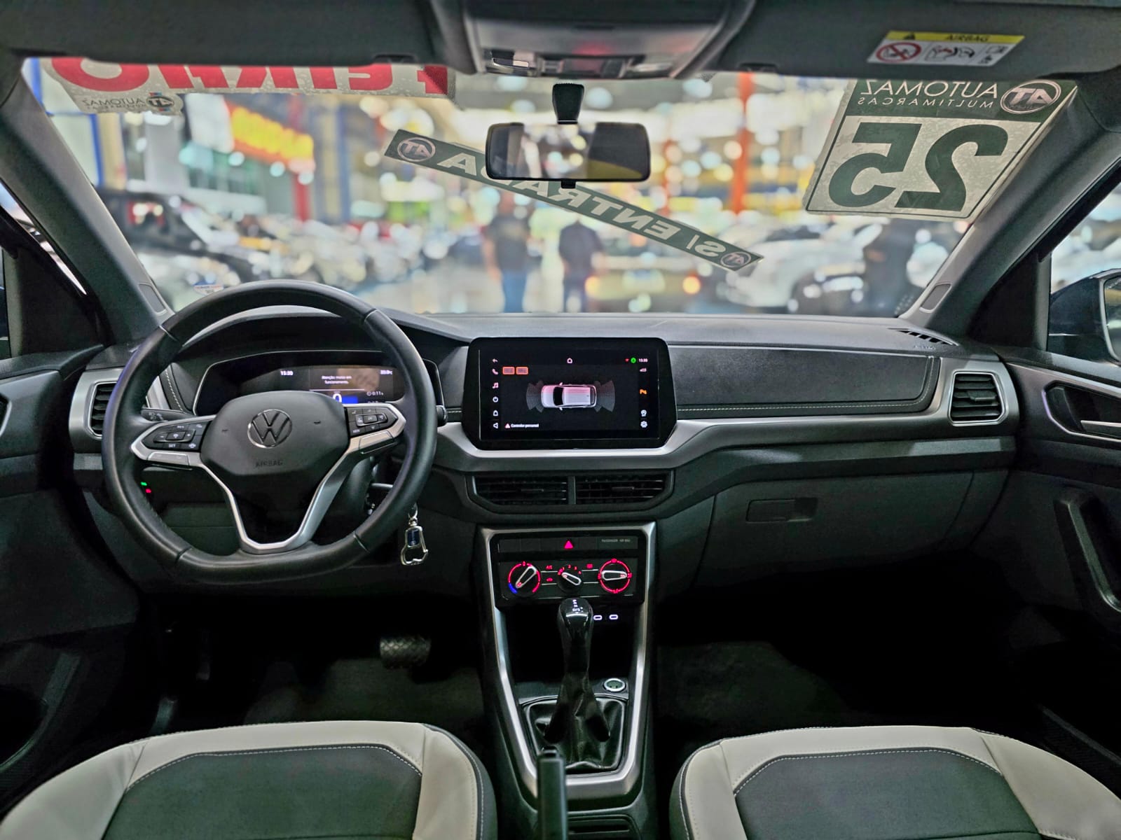 VOLKSWAGEN T-CROSS