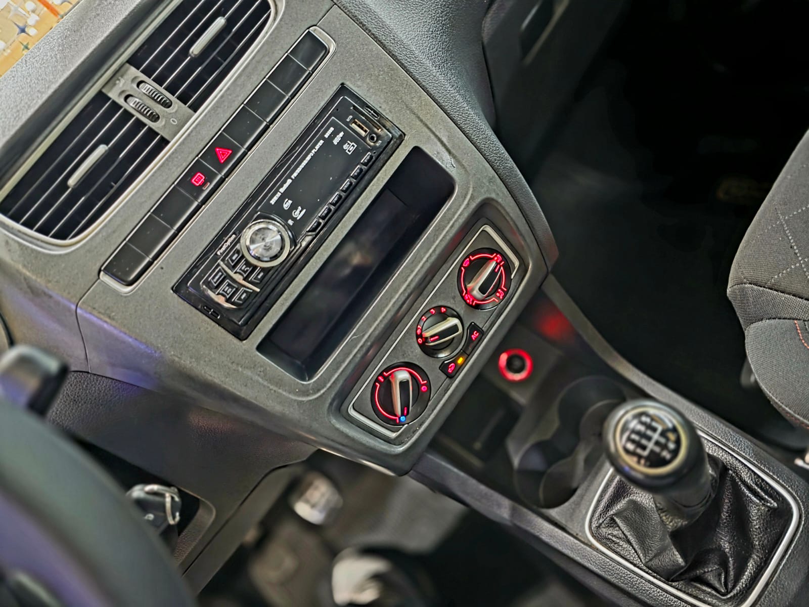VOLKSWAGEN FOX