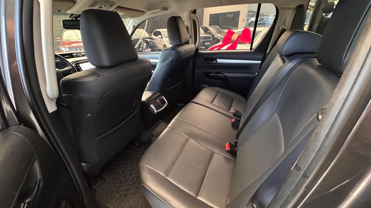 Car Image 10