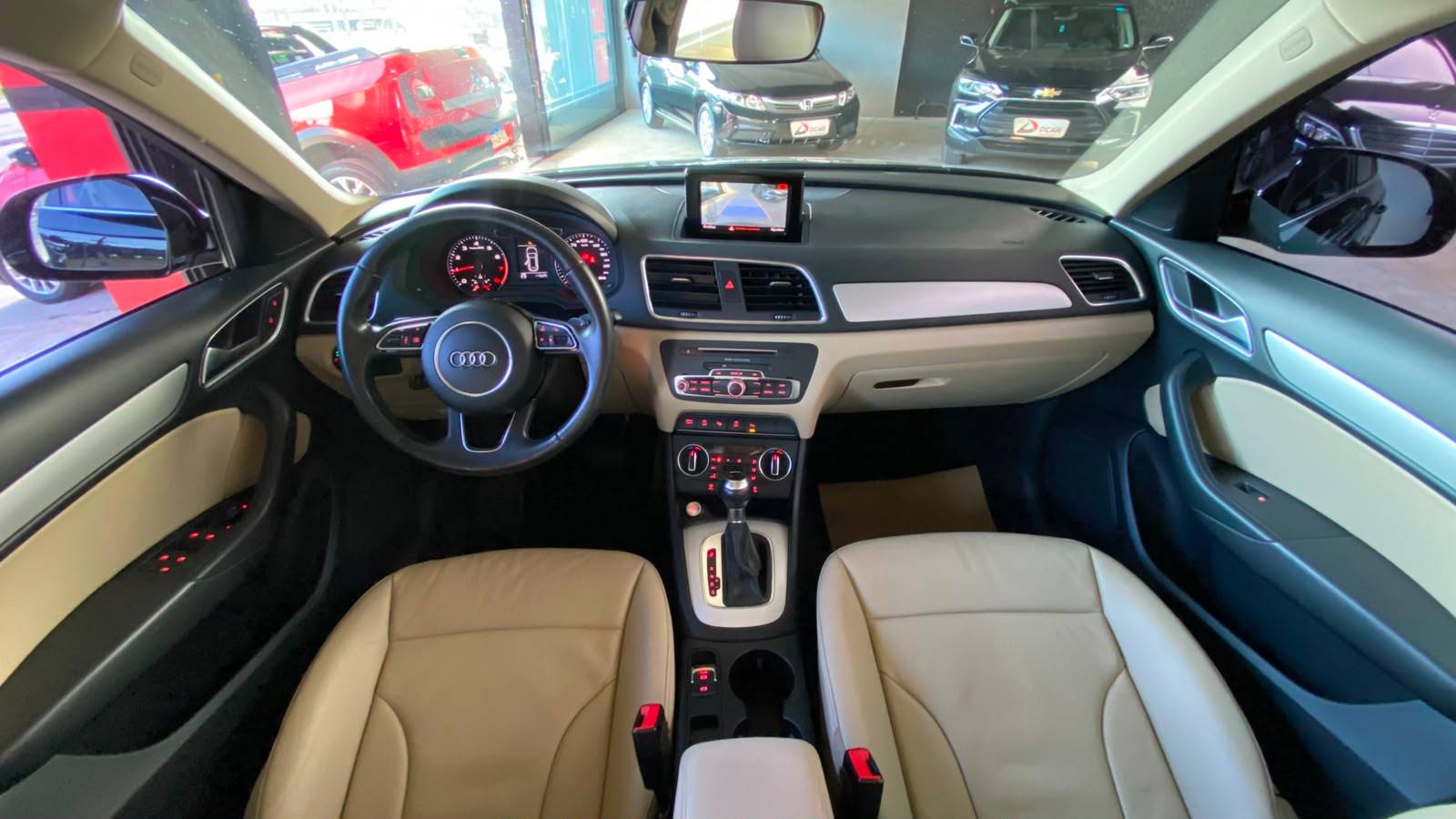AUDI Q3